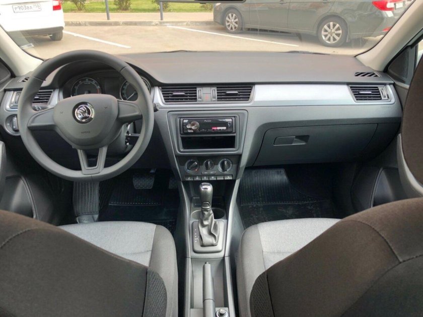 Шкода Рапид 2019 салон