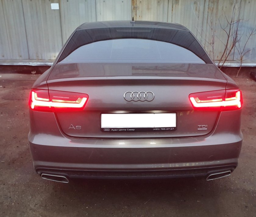Audi a6 c6 сзади