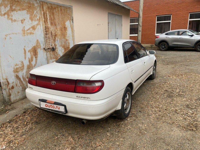 Toyota carina 2000