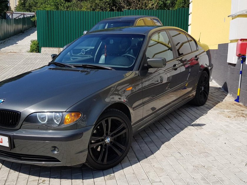 БМВ 3 2004