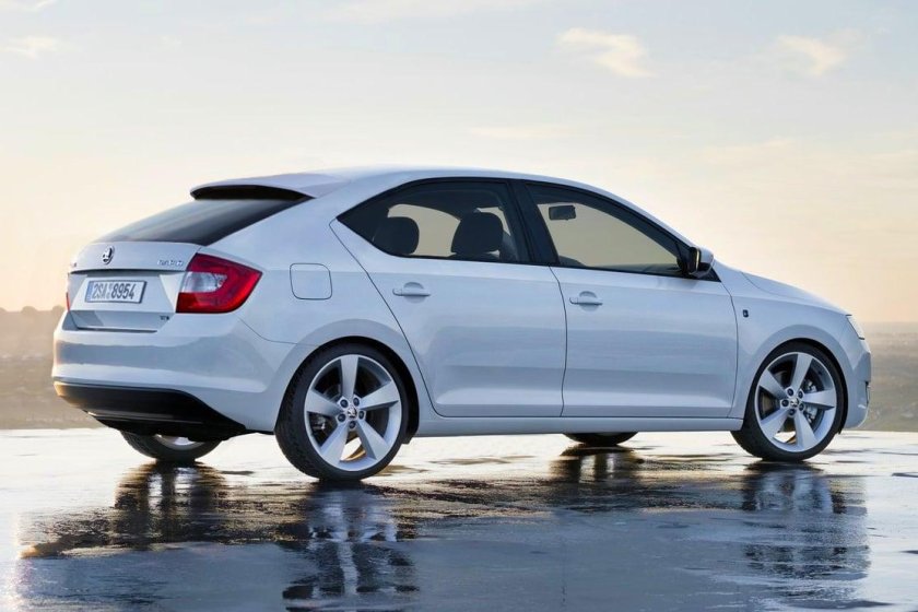 Škoda Rapid лифтбек