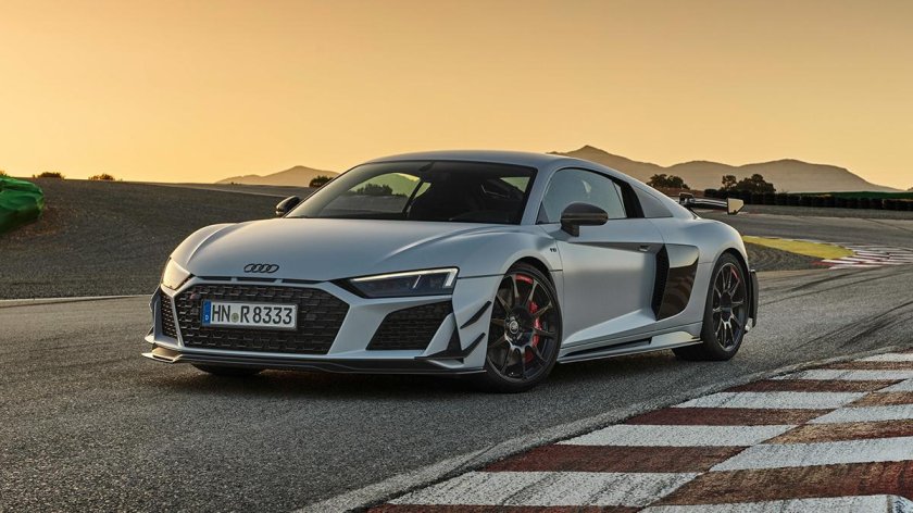 Ауди р8 2023