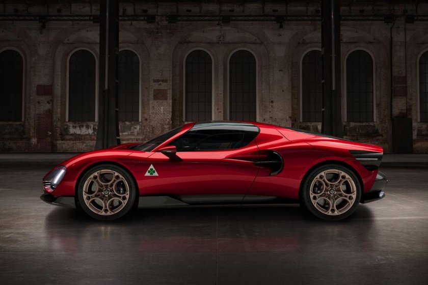 Альфа Ромео 33 Stradale