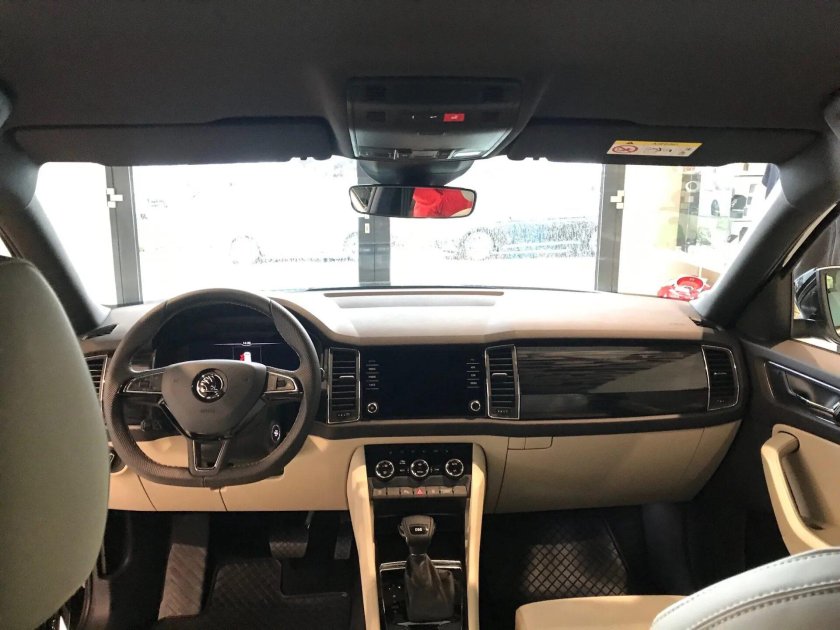 Шкода Кодиак светлый салон