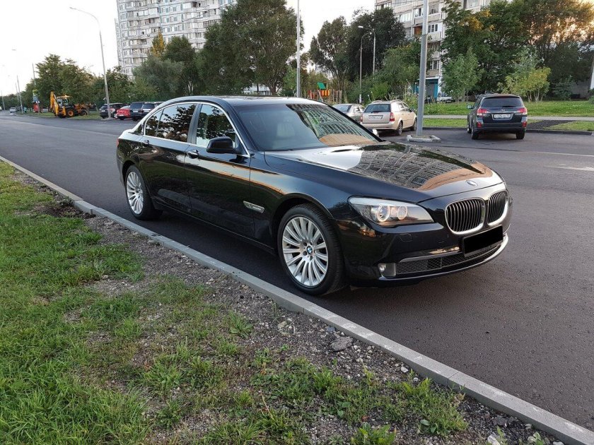 БМВ 740 li