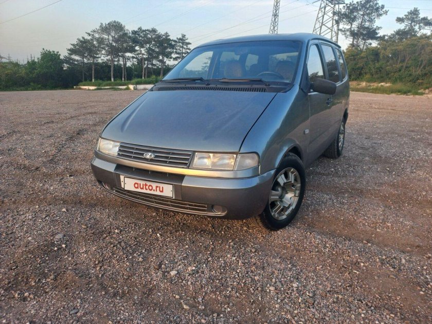 ВАЗ (Lada) 2120 Надежда 1.8 MT