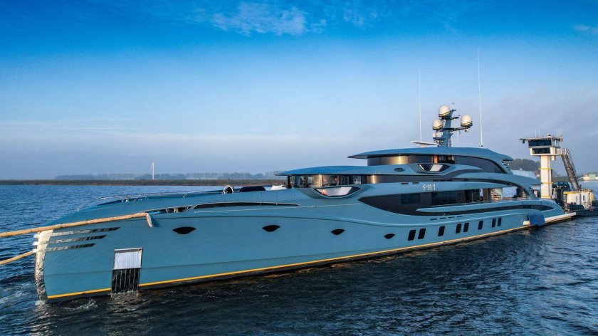 Королевская яхта Британия