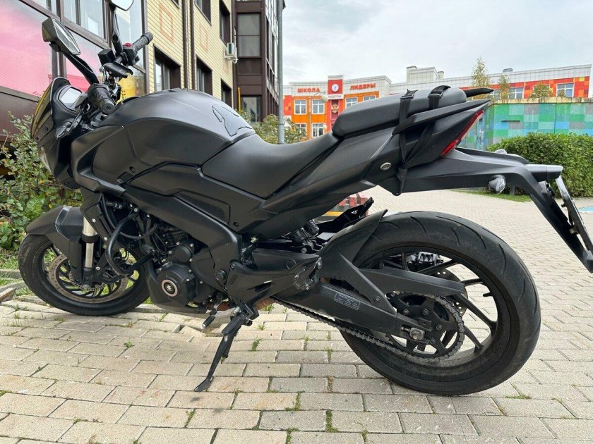 Мотоцикл bajaj dominar 400