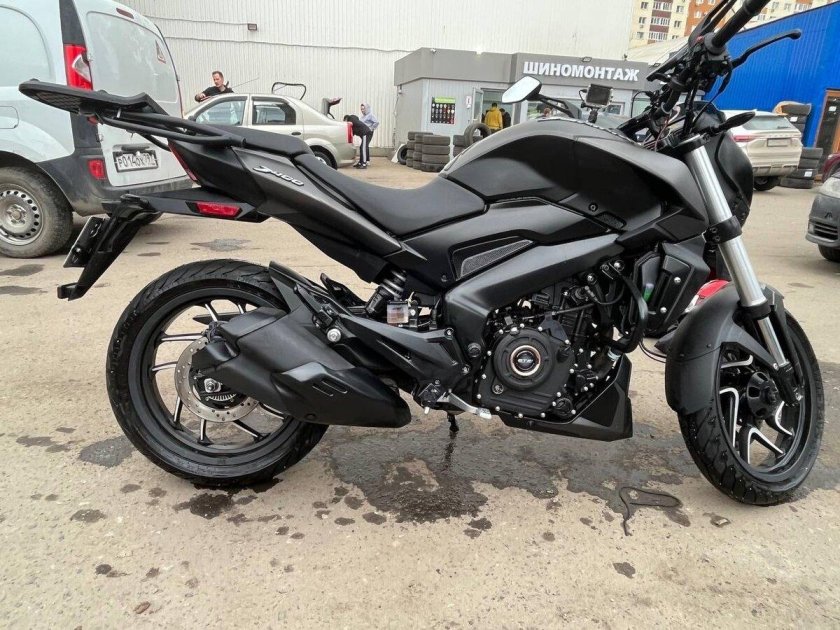 Мотоцикл bajaj dominar 400 ug