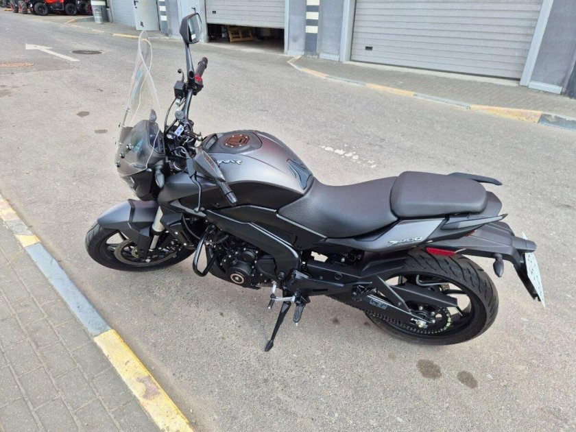 Bajaj dominar 400