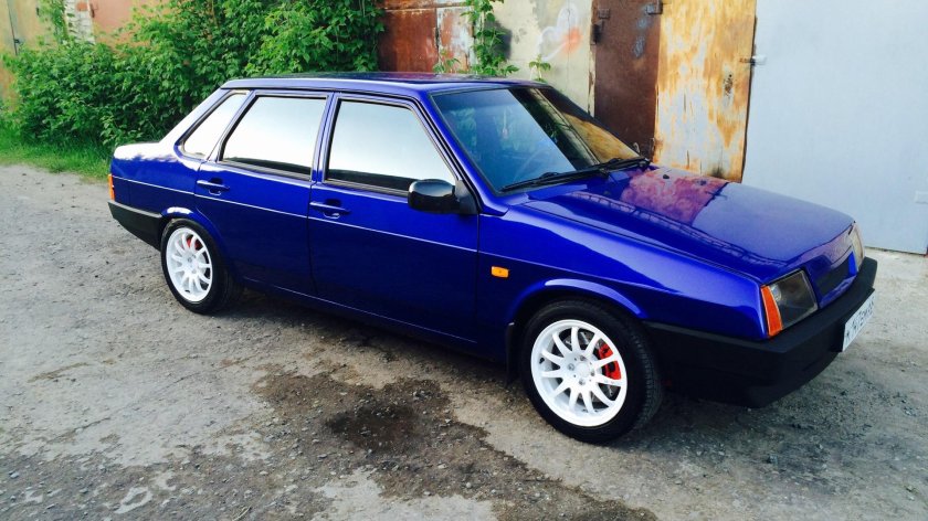 ВАЗ 21099 синяя