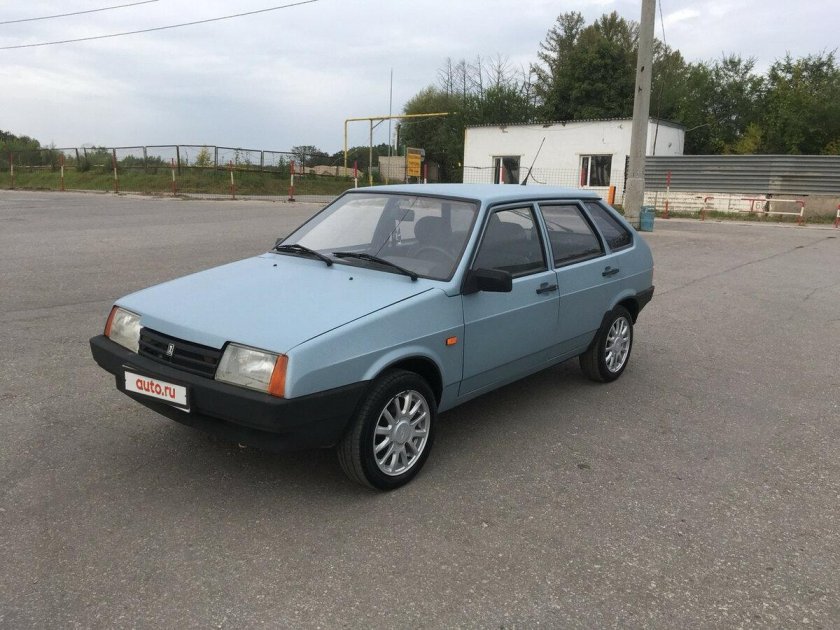 ВАЗ 2109 голубая