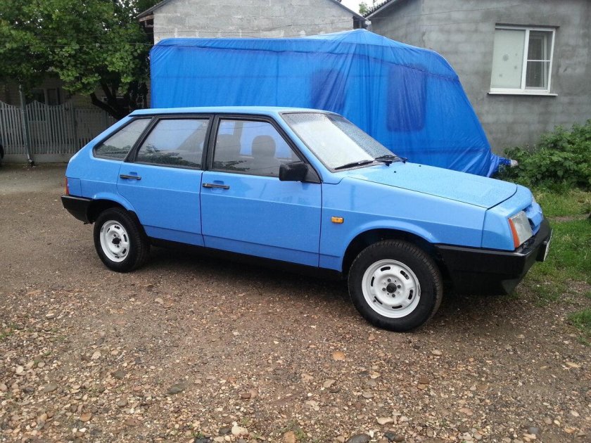 ВАЗ 2109 голубая