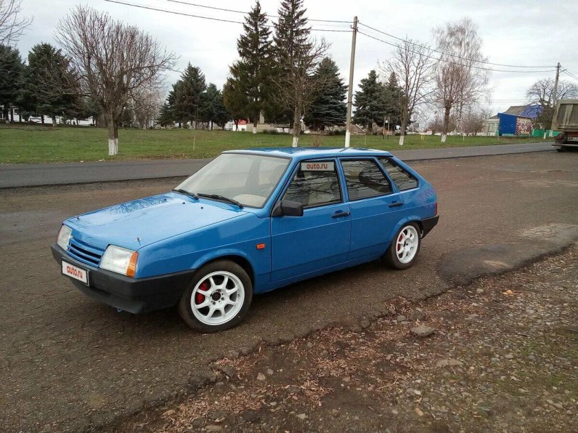 ВАЗ 2109 голубая