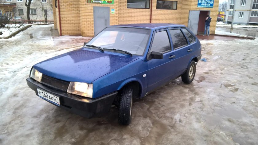 ВАЗ 2109 темно синяя