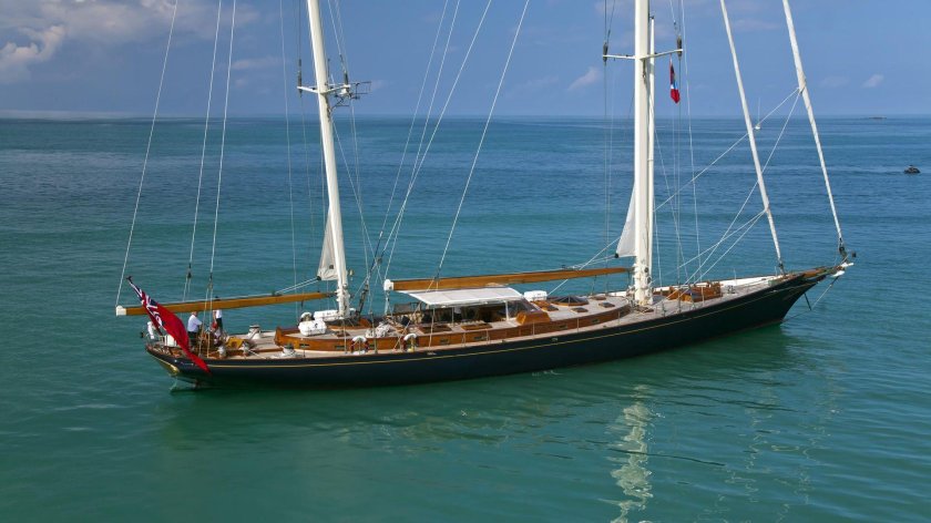 Яхта Аглая парусная