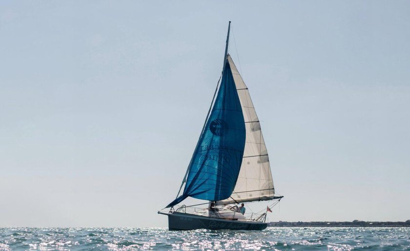 Парусная яхта