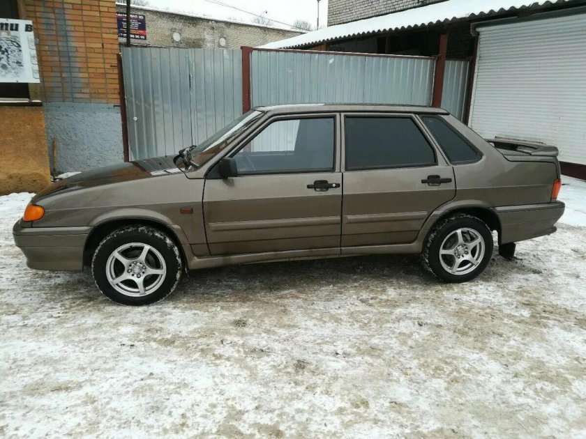 ВАЗ 2115 коричневый