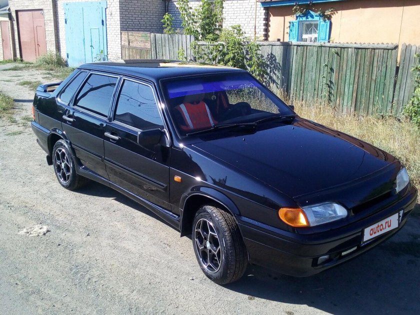 ВАЗ 2115 темно синяя