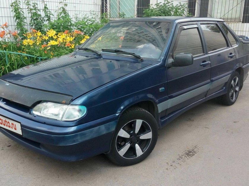 ВАЗ 2115 темно синяя