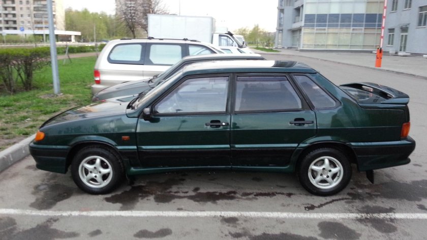 ВАЗ 2115 темно-зеленый
