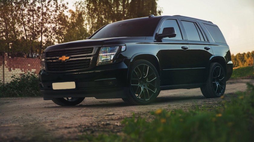 Chevrolet Tahoe 2015 черный