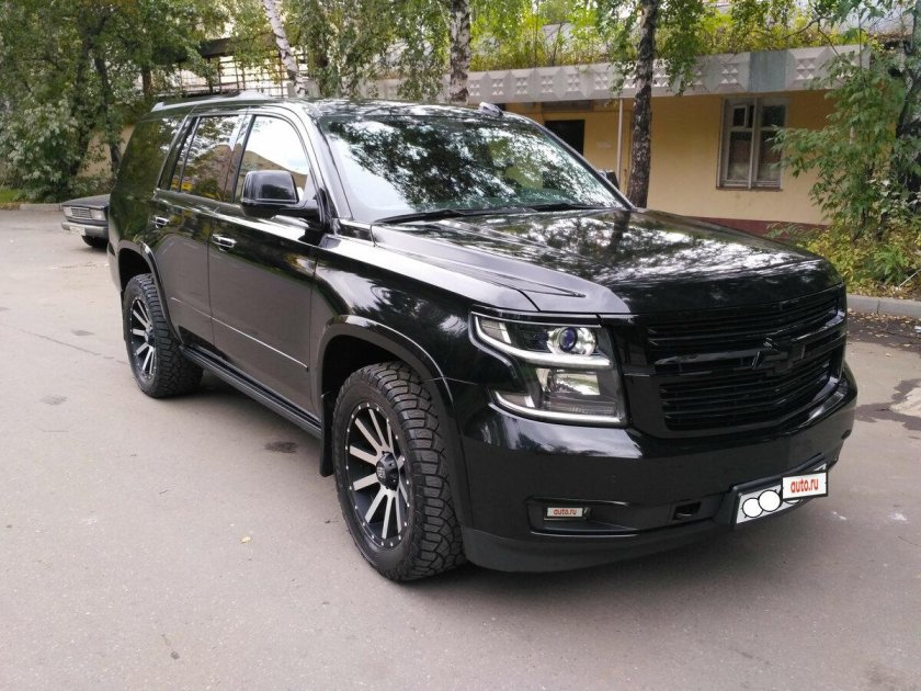 Chevrolet Tahoe 2015 черный