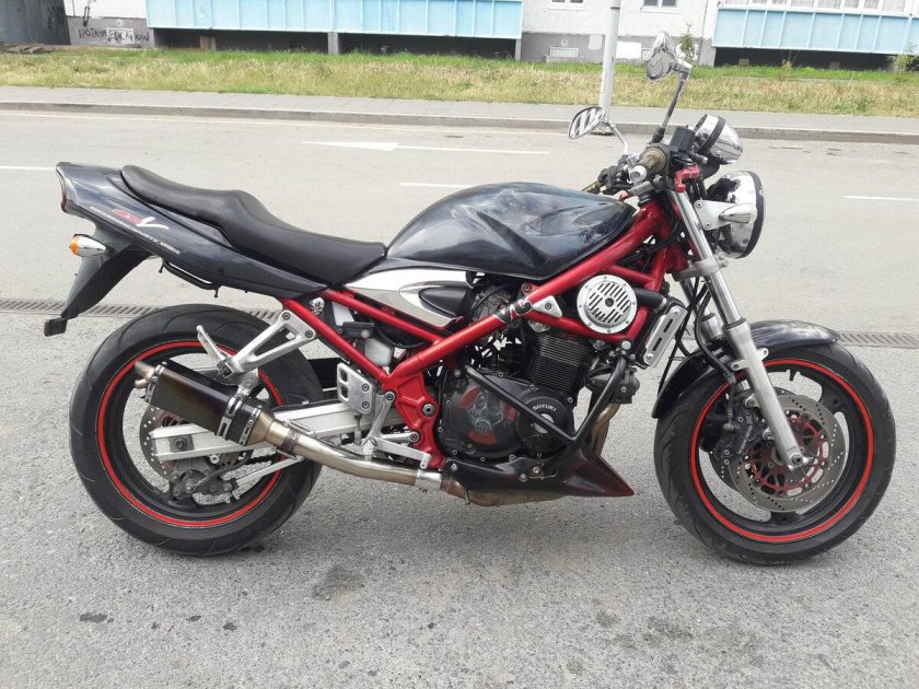 Suzuki Bandit 400-2