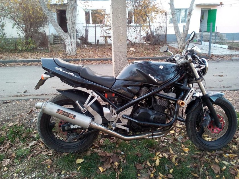 Suzuki Bandit 400 красноголовый