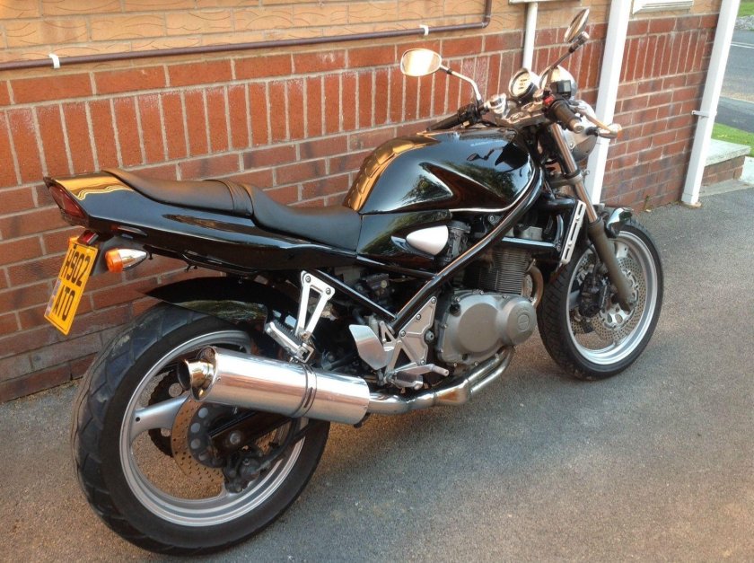 Suzuki GSF 400