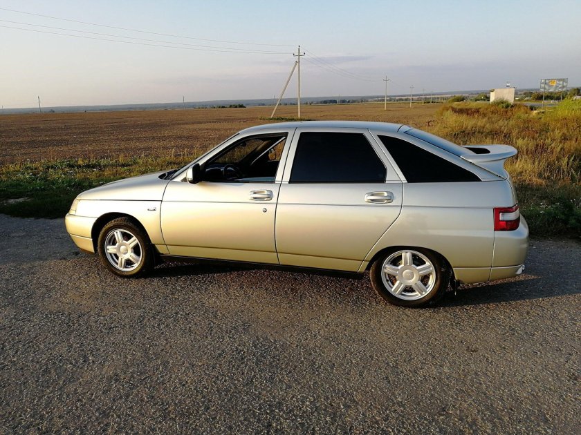 ВАЗ 2112 бежевая