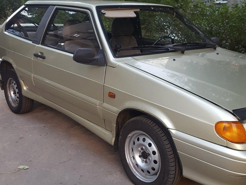 ВАЗ 2112 молочно-белый серебристый