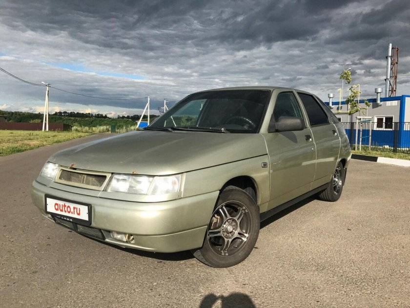 ВАЗ 2112 цвет бежевый
