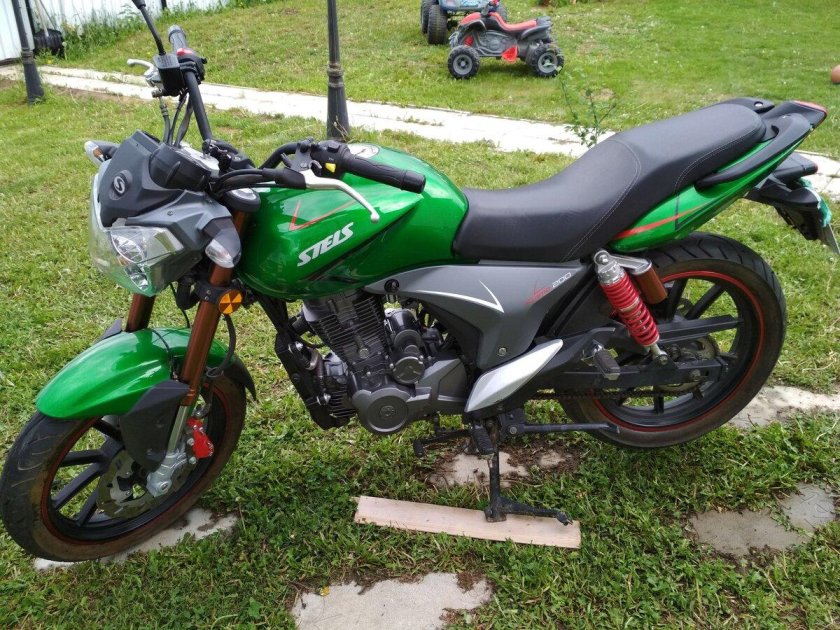 Мотоцикл стелс 200