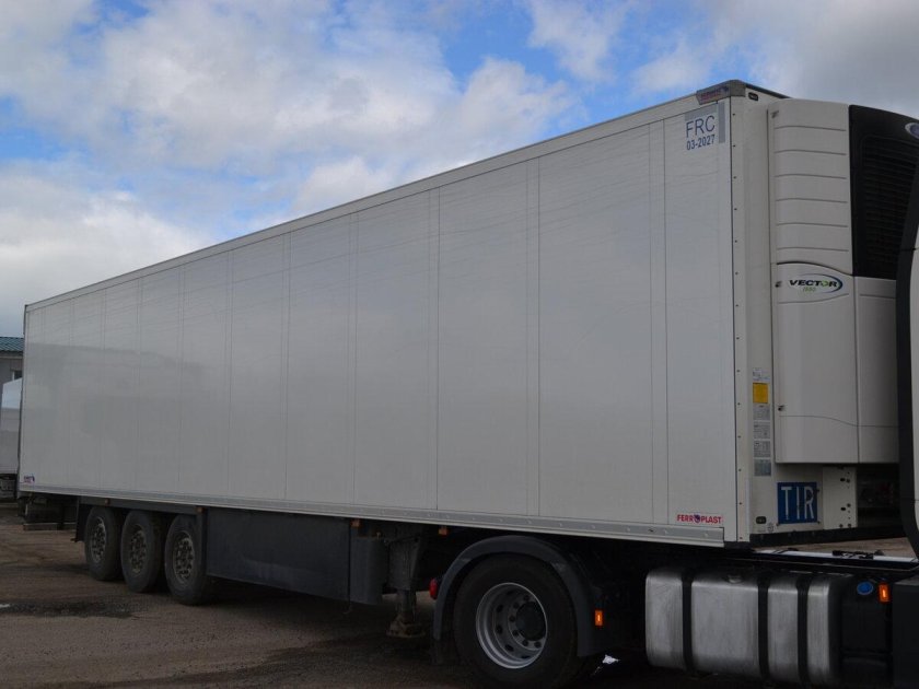 Полуприцеп рефрижератор schmitz 16.8м