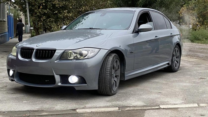 BMW 3-Series 325i at
