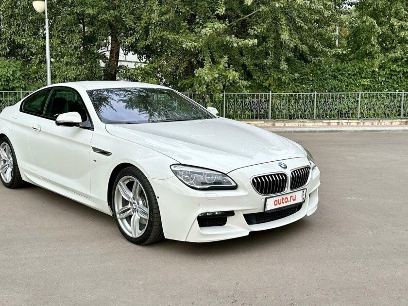 Белая бмв