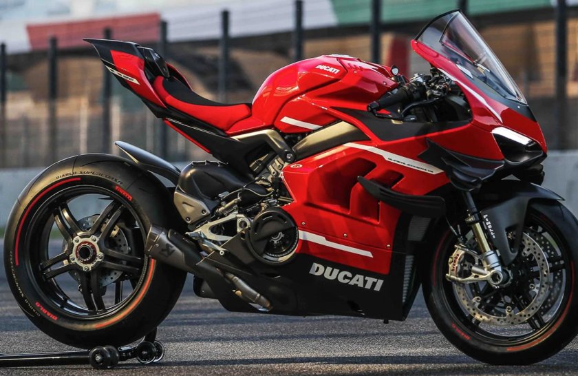 Ducati superleggera v 4