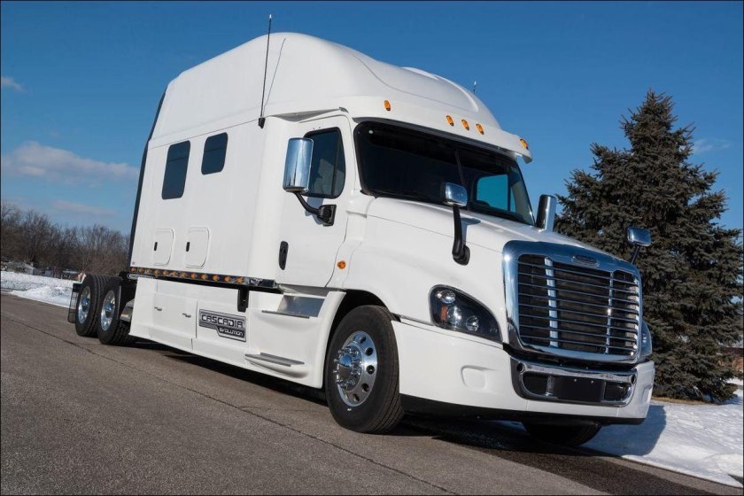 Грузовик трак Фредлайнер