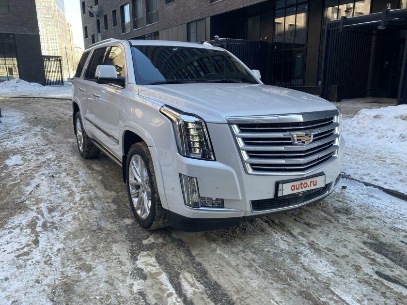 Кадиллак эскалейд 2018 белый