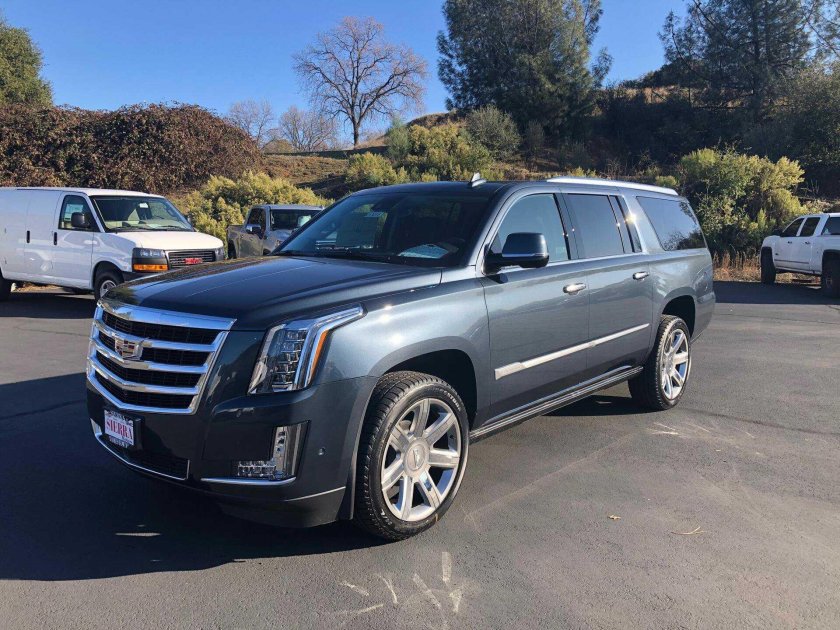 Кадиллак Эскалейд 2020