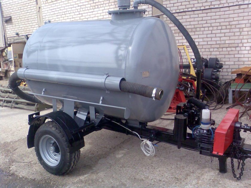 Вакуумная илососная бочка для трактора МТЗ-82