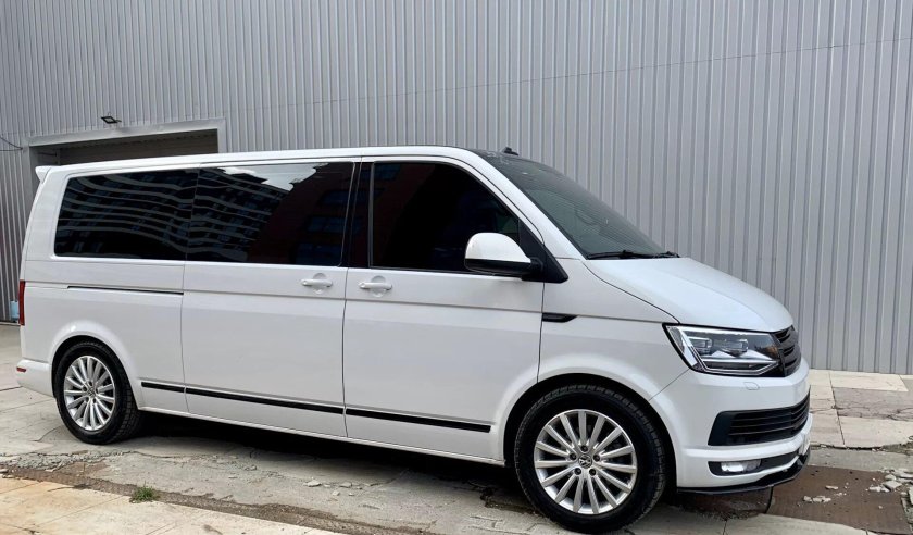 Фольксваген Каравелла белая