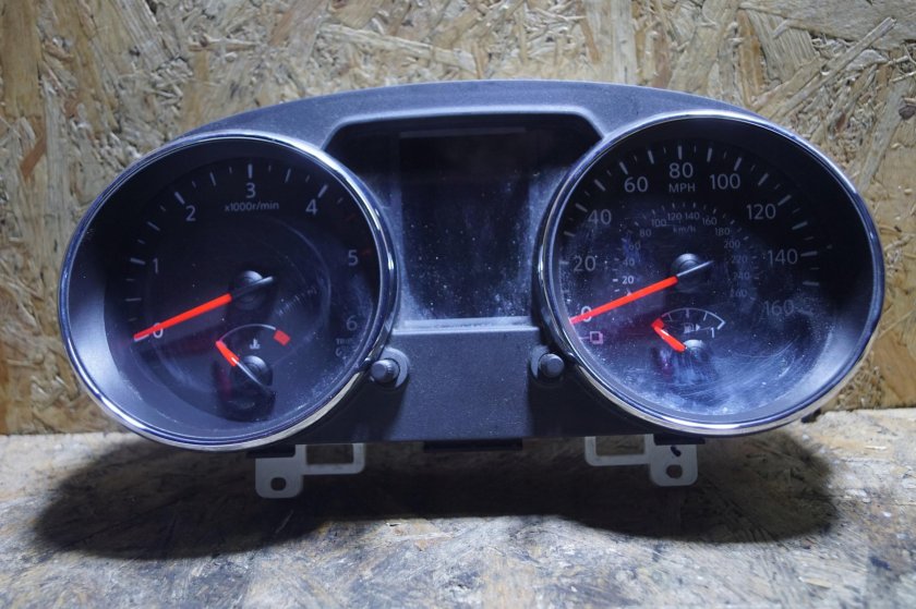 Ниссан Кашкай панель приборов