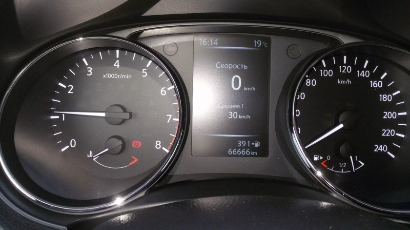 Ниссан Кашкай спидометр