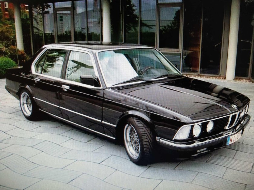 BMW 7 e23