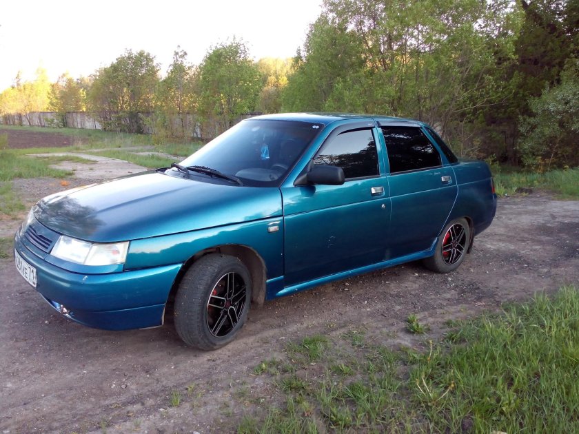 Lada 2110 сине-зеленый металлик