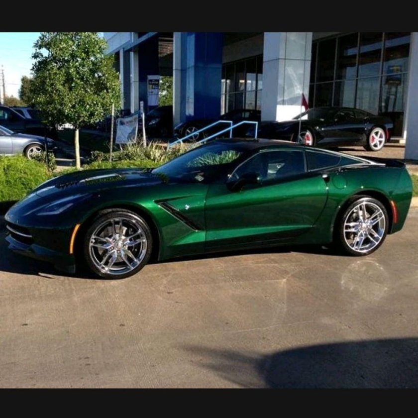 Chevrolet Corvette c7 зеленый