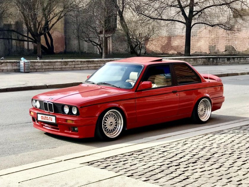 BMW e30 320i