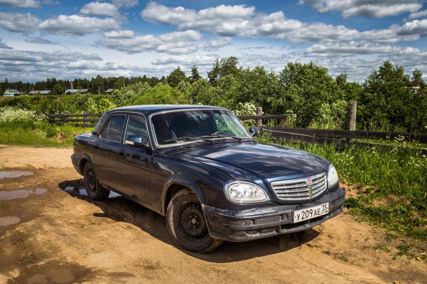 Волга ГАЗ 31105